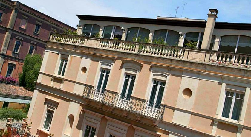 Hotel Villa del Bosco Catânia Exterior foto